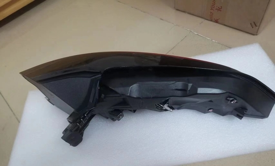 Luz trasera LED trasera del vehículo que pasa por la luz trasera media para BYD TANG EV DMI