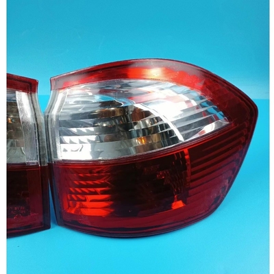 Lámparas traseras LED de plástico para BYD S6 Soluciones de iluminación exterior e interior de color rojo blanco