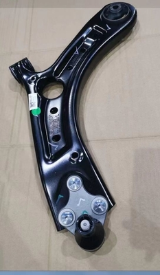 4017033100 Geely G426 Brazo de control inferior trasero para 4017033200 y el modelo de automóvil G426