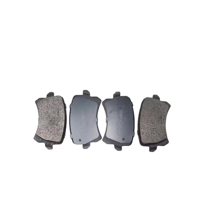 Las piezas delanteras y traseras de los frenos
